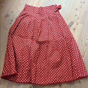 Elegant Red and White Patterned A-Line Skirt